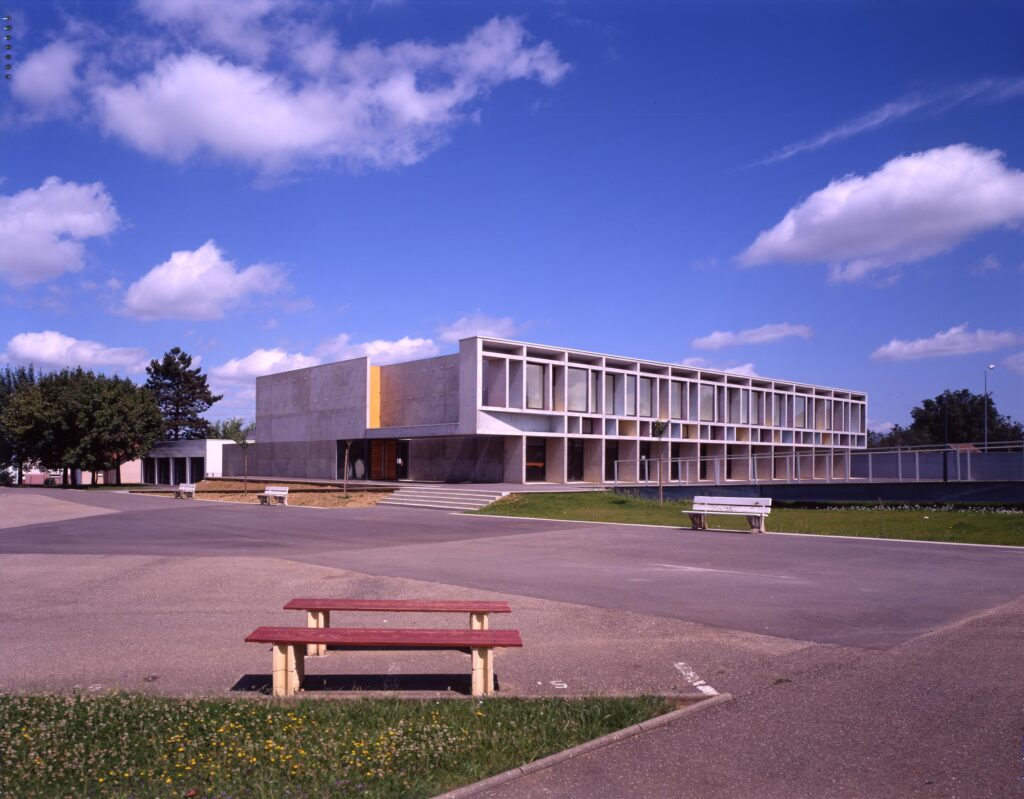Demi pension 400 couverts internat collège de Sainte Marie